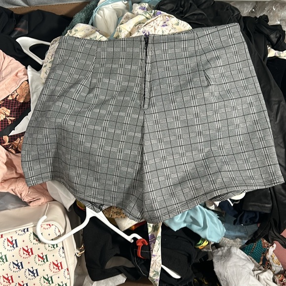 Skort - Picture 2 of 2